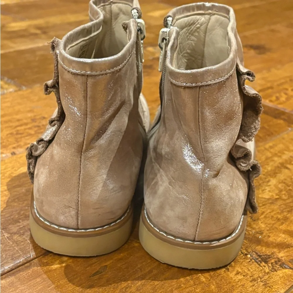 Elephantito Metallic Ruffle Boots - Picture 4 of 10